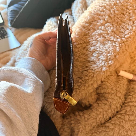 LV pouch - Picture 3 of 7